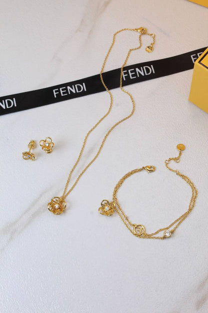 FENDI 💛
* *New Collection* 💛✨💎💎
    *  Fendi O'Lock Necklace  , Earings with Braclet
* Full Set
↗️ *Super Master Quality ®️*
*260 dhs💓* with *Normal* Box
*290 dhs💓* with *Orignal* Box

Zain106
♥️♥️♥️
