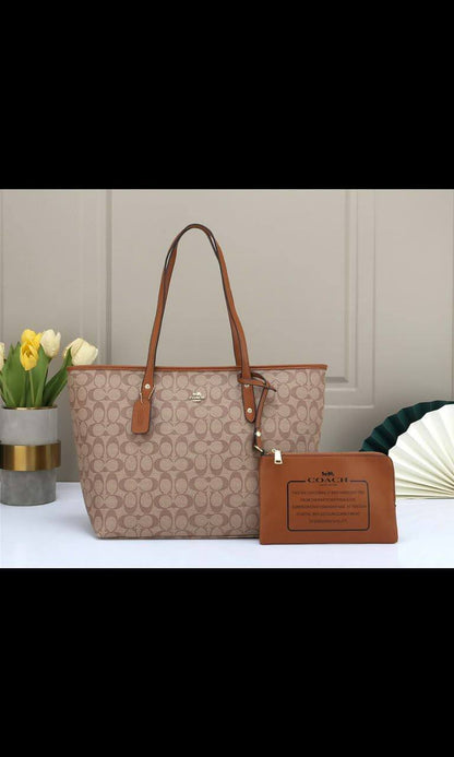 Coach
110 dhs🇦🇪🇦🇪 
with box

Zain306
♥️♥️♥️