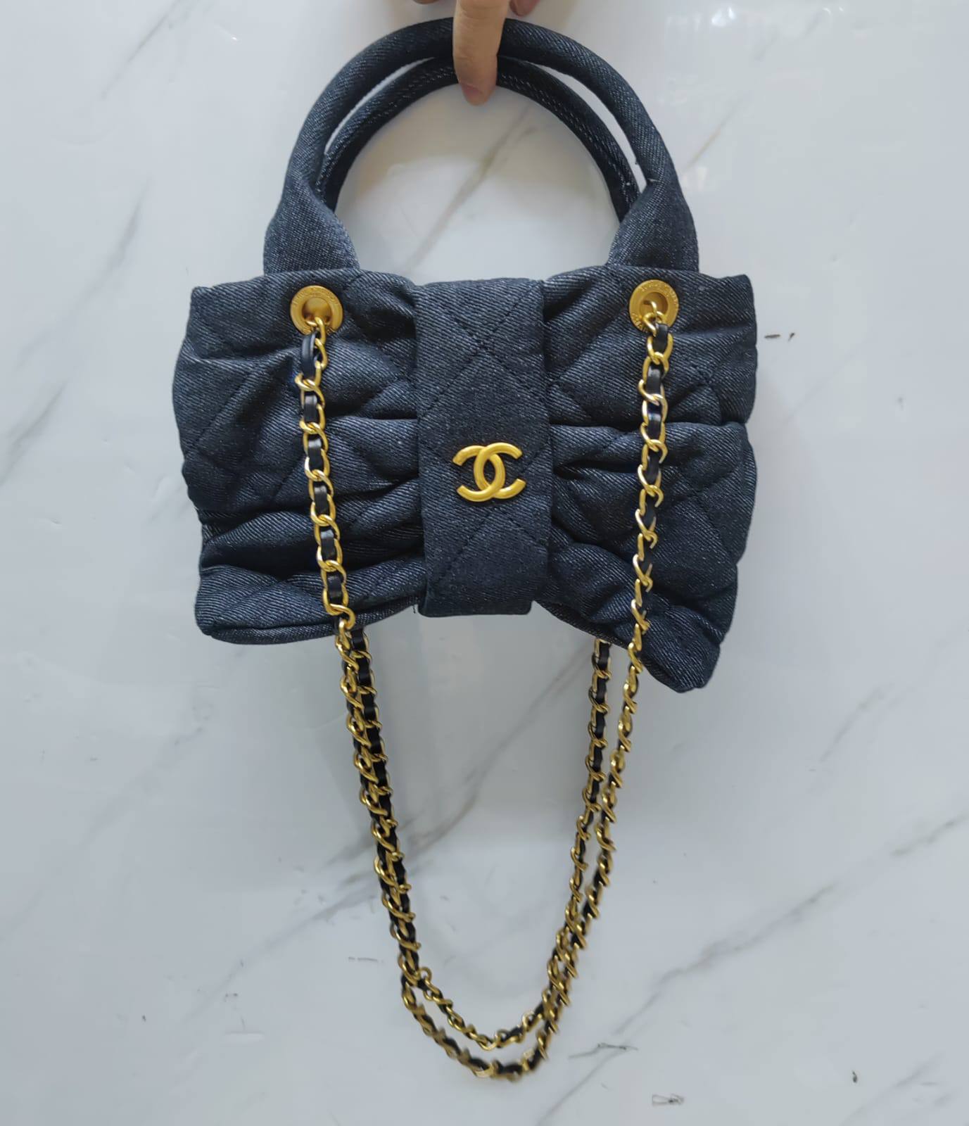 Chanel
withbox 
🎁🎁🎁

110 dhs❣️

Zain143
♥️♥️♥️