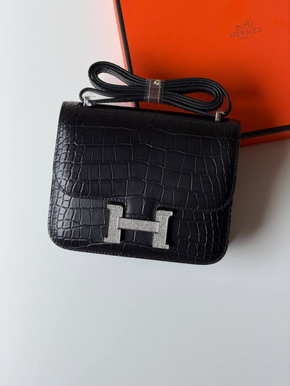 Hermes
constance 18cm💥Master quality ✅with box📦
580 dhs💓

Zain52
♥️♥️♥️