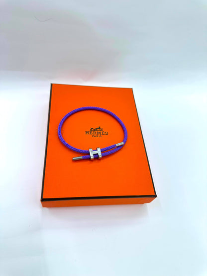 Hermes💫 

Hand band 

20 dhs🇦🇪🇦🇪

With black box 🎁

Zain263
♥️♥️♥️