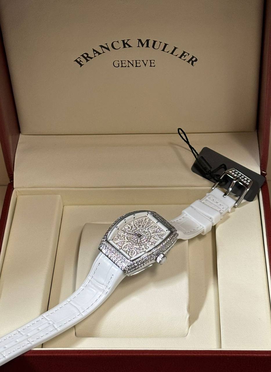 FRANCK MULLER 
_*WOMEN*_
_MASTER QUALITY_

410 dhs❤️
___WITH BOX_____❒
🎁🎁🎁


Zain108
♥️♥️♥️