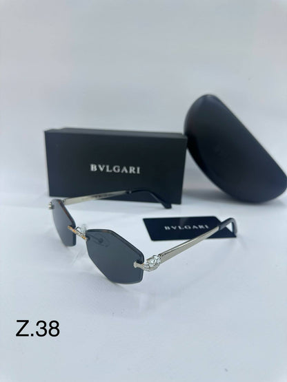 Bvlgari 
Sunglasses 💥
Copy 1️⃣ 
good quality 💯
With original boxes  🗃️ 
60 dhs✅

Zain216
♥️♥️♥️