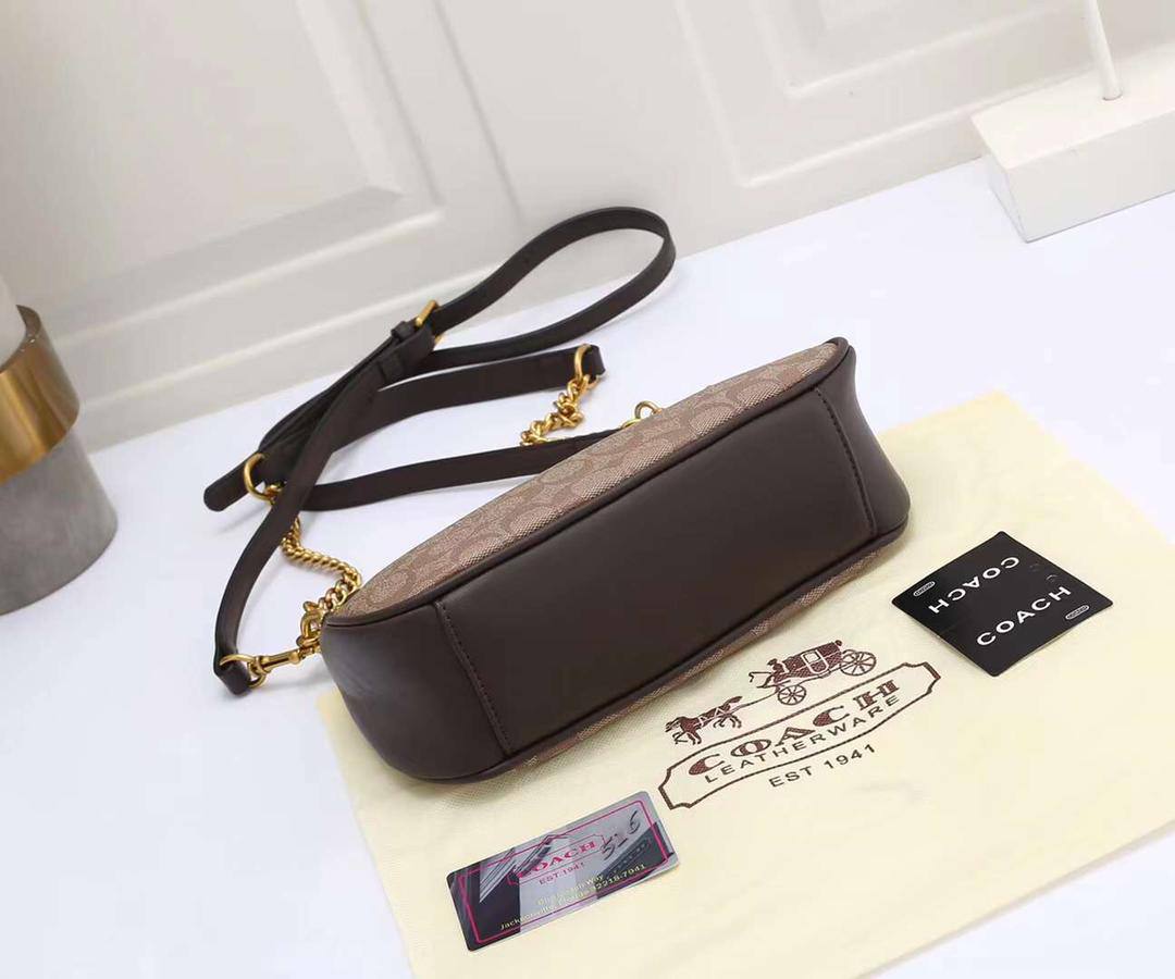 Coach
75 dhs✅
size 24×8×15cm

Zain42
Zain213
♥️♥️♥️