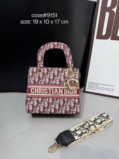 CHRISTIAN LADY DIOR
ᴄᴀɴᴠᴀs ᴍᴀᴛᴇʀɪᴀʟ
ɢᴏʟᴅ ʜᴀʀᴅᴡᴀʀᴇ
ᴡɪᴛʜ ʟᴏɴɢ ᴡᴇʙ sᴛʀᴀᴘ
sɪᴢᴇ : 19 cm

70 dhs🌺

Zain31
♥️♥️♥️