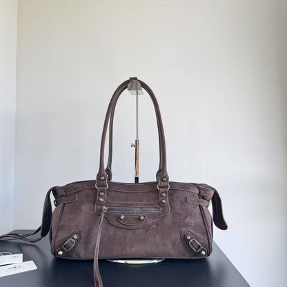 BALENCIAGA 

COPY ONE 

NEW CAME 

160 dhs🪙🌨️

Zain39
♥️♥️♥️