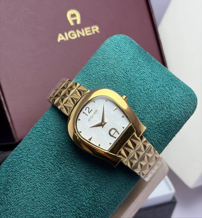 Aigner watch for ladies good quality 
260 dhs✅

Zain59
♥️♥️♥️