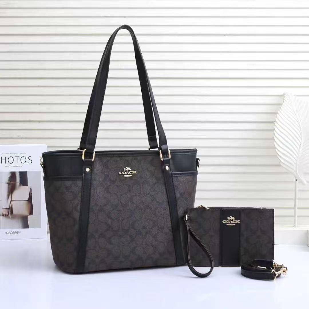 Coach
Best quality
105 dhs🗽
size 33cm

Zain158
♥️♥️♥️