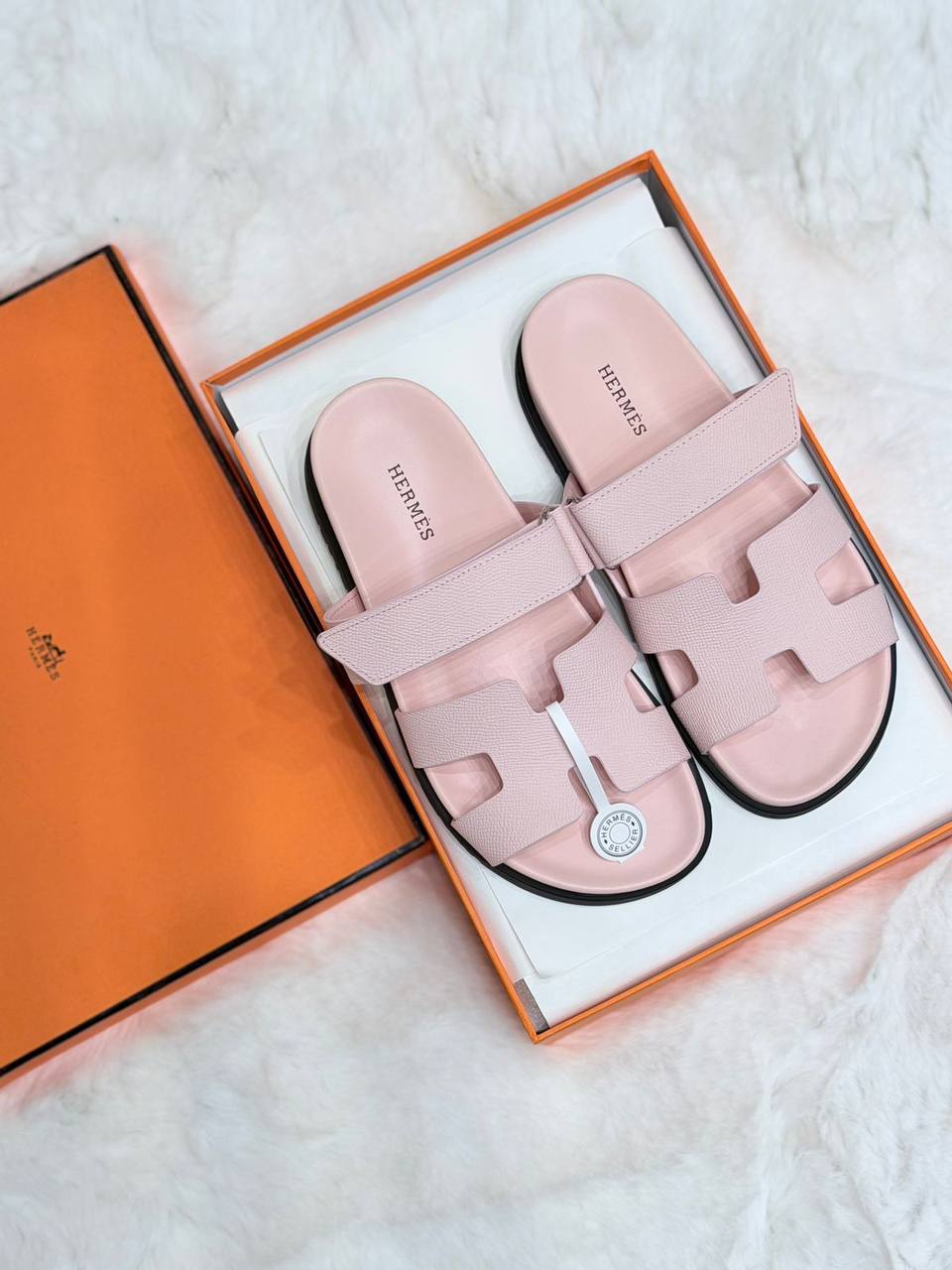 😍 HERMEES 😍

💎 _*VIP QUALITY +A*_ 💎
Size 37 To 41

490 dhs✅

Zain292
♥️♥️♥️