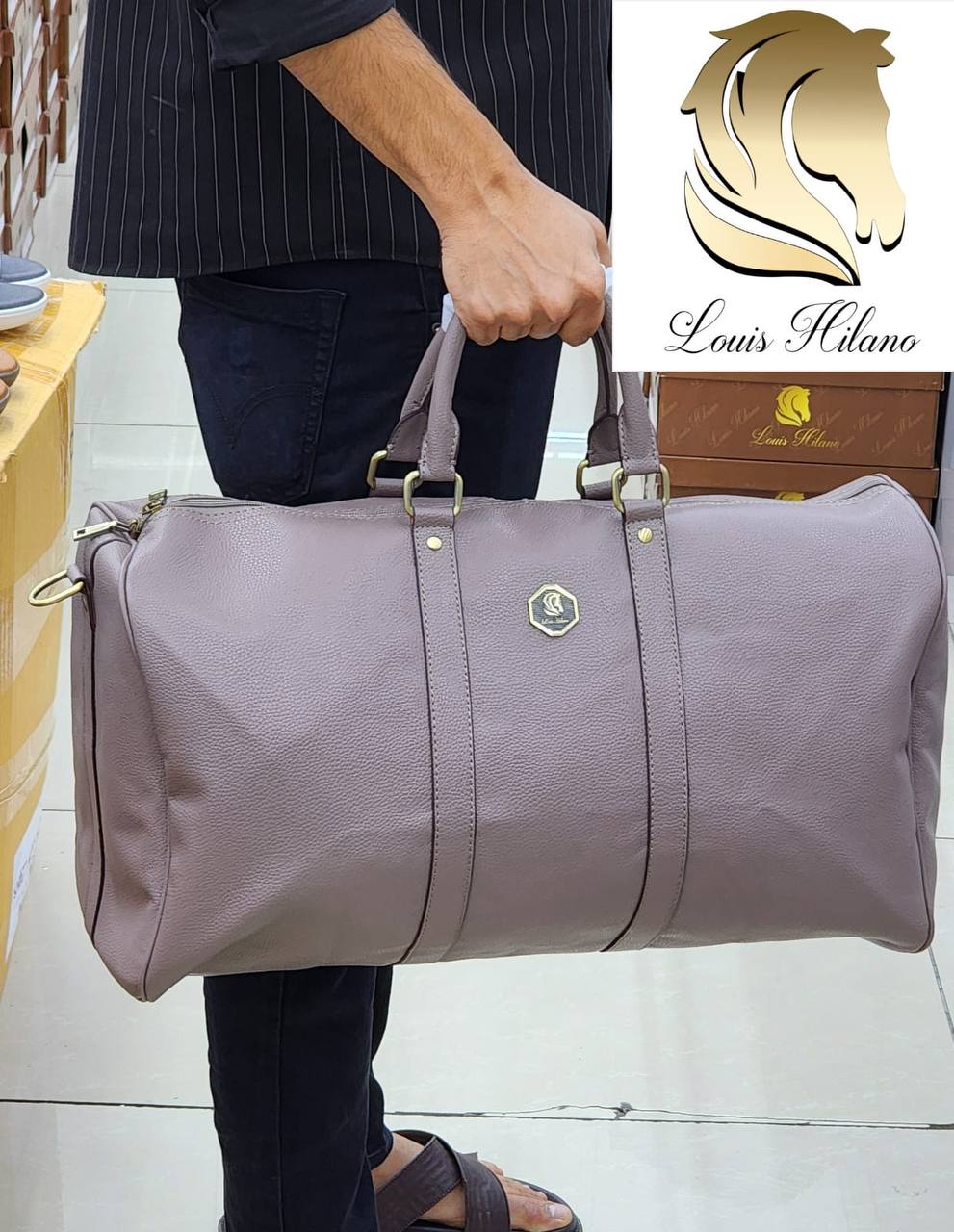 Louis Hilano travelling bag good quality 
130 dhs💓

Zain59
♥️♥️♥️