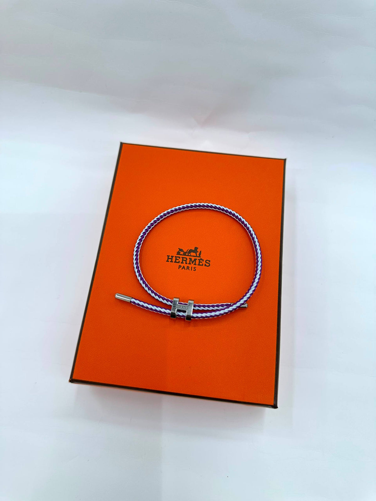 Hermes💫 

Hand band 

20 dhs🇦🇪🇦🇪

With black box 🎁

Zain263
♥️♥️♥️