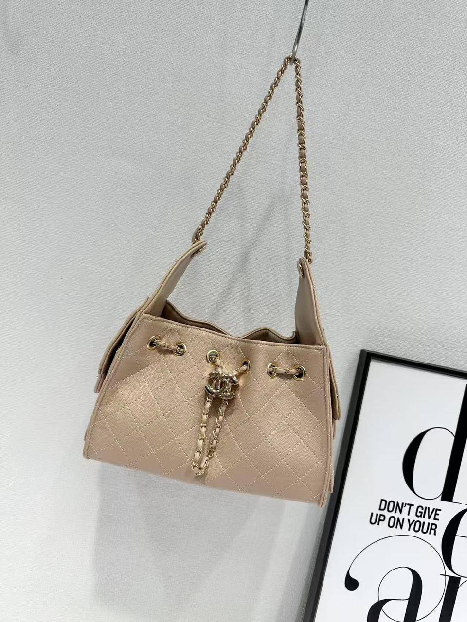 Chanel
105 dhs✅

Zain143
♥️♥️♥️