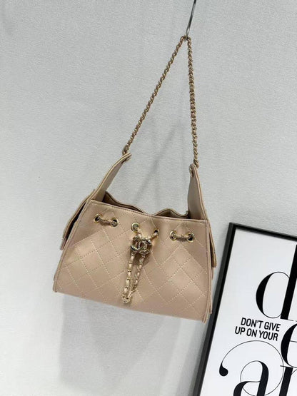 Chanel
105 dhs✅

Zain143
♥️♥️♥️
