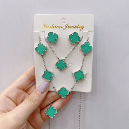VCA SET ❤️‍🔥*
Necklace ✨
Earring 🍁
Bracelet 🦋
Ring free size 💍
Master quality 💯
With normal boxes 📦 
50 dhs❣️
With master box 🗃️ 
75 dhs❣️

Zain216
♥️♥️♥️