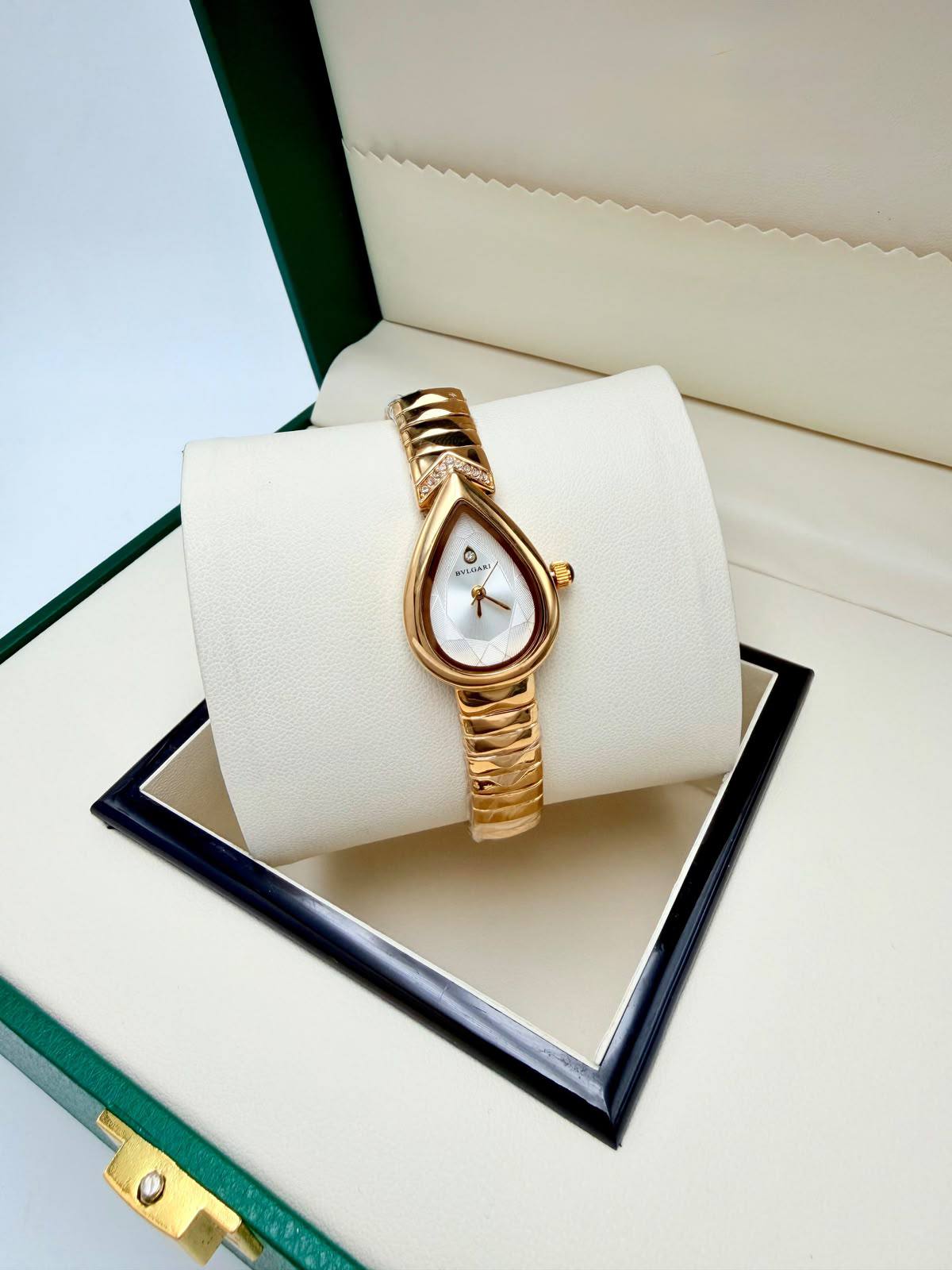 Cartier 
Bvlgari
Swarovski
Versace
 Gucci

55 dhs

Zain45
♥️♥️♥️