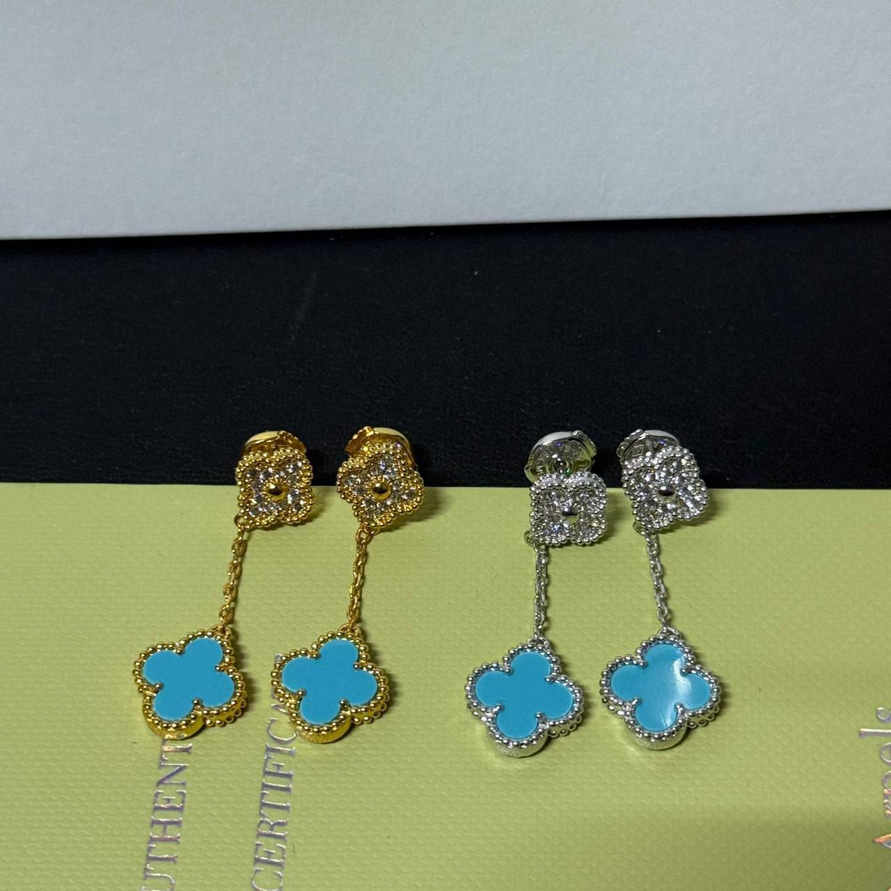 VCA 🦋*
Mini Earring🌸
Master quality 💯
With normal boxes 📦 
55 dhs🪙🌨️
With master box 🗃️ 
80 dhs🪙🌨️

Zain216
♥️♥️♥️