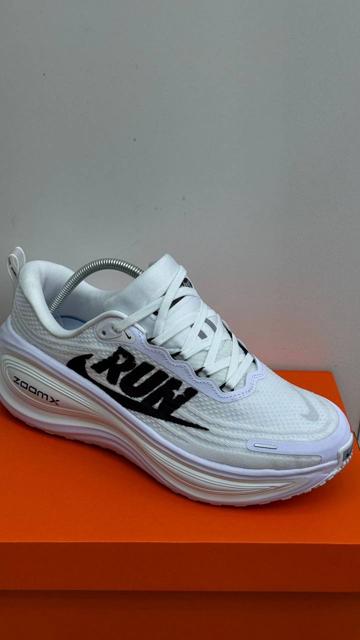 Nike
Size 40 TO 45 
140 dhs✅

Zain183
♥️♥️♥️