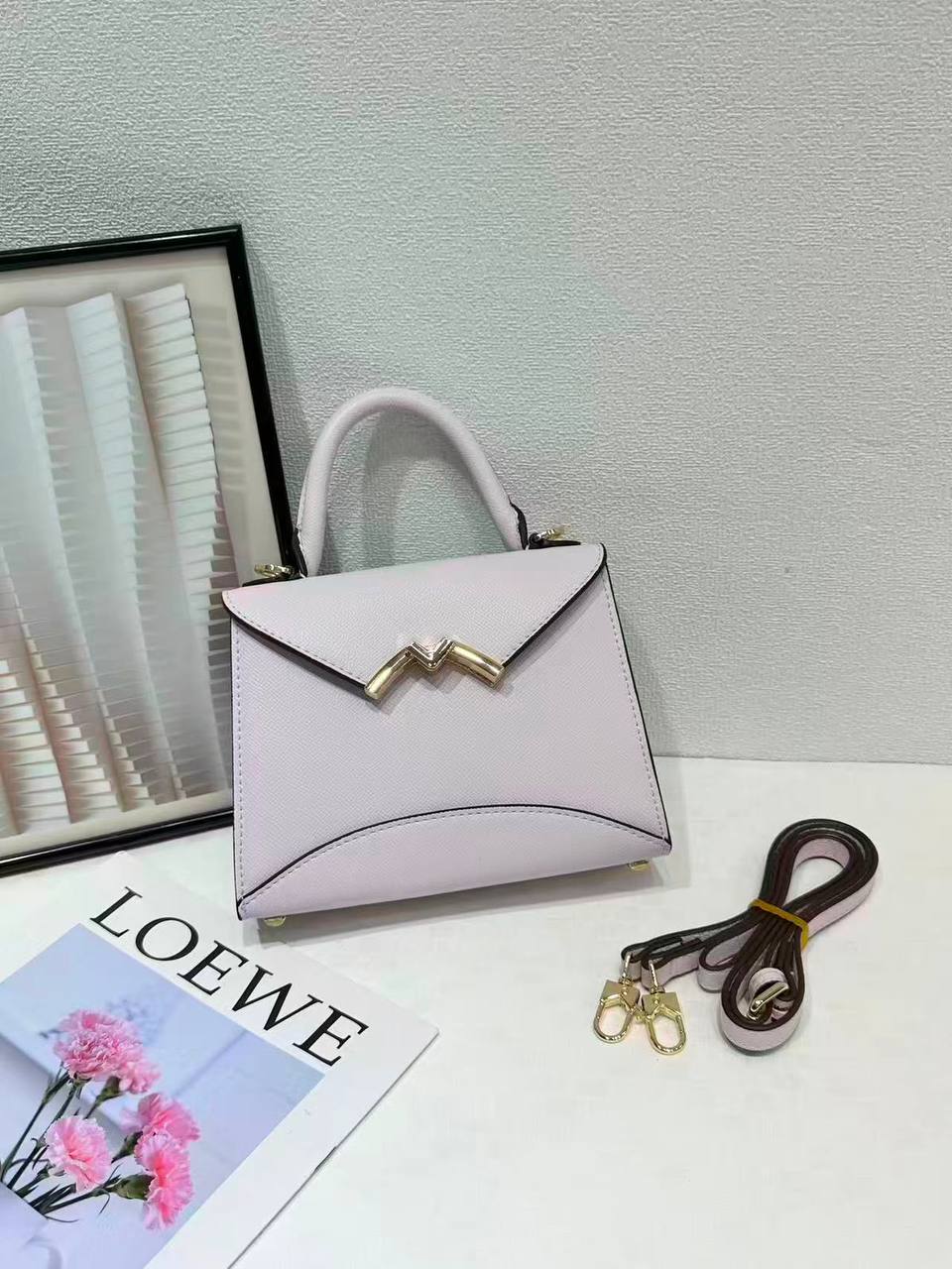MOYNAT 
GOOD QUALITY WITH BOX 
110 DHS🇦🇪🇦🇪

Zain295
♥️♥️♥️