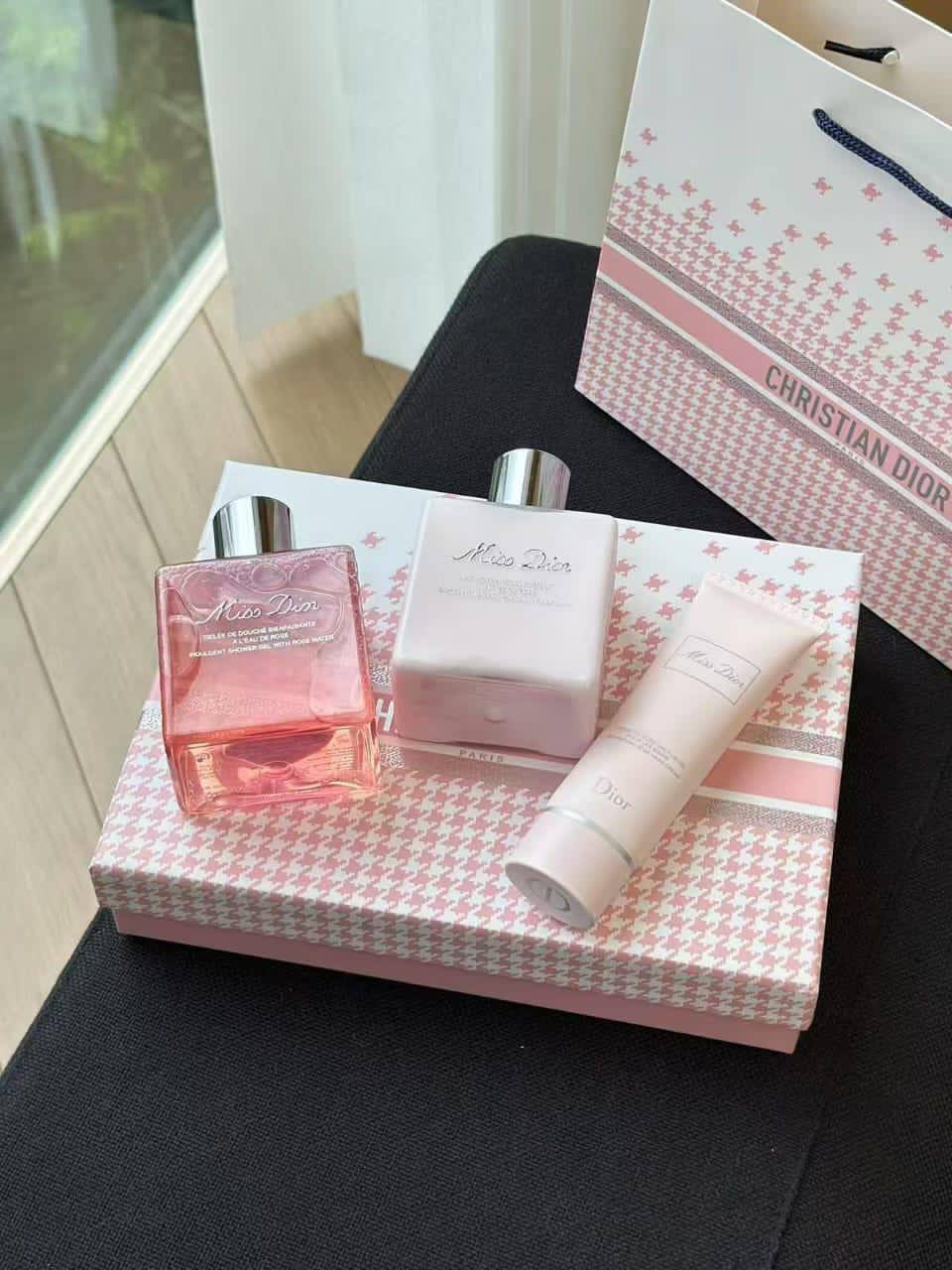 Dior
Jo malone
Set

90 dhs

Zain24
🌸🌸🌸