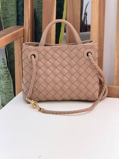 BOTTEGA VENETA💫
VIP Quality ⚡️
Original Packing 🎁
Size 20CM📏
For Price 👇 WhatsApp✅
0568585901 
0507557372
0552275751 Owner Zain 👌

Zain321
♥️♥️♥️
