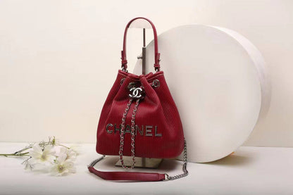 Chanel 
Best quality 
with box’s 
🎁🎁🎁

100 dhs✅

Zain290
♥️♥️♥️