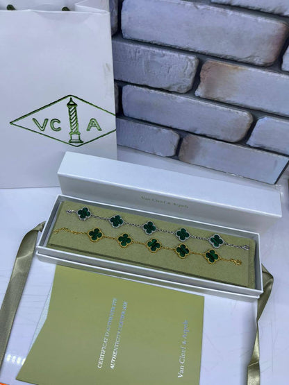 VCA ❤️‍🔥*
Bracelet 🦋
Copy one ✨
Offer price 🐦‍🔥
With normal boxes 📦 
40 dhs🪙🌨️
With master box 📦 
75 dhs🪙🌨️

Zain216
♥️♥️♥️