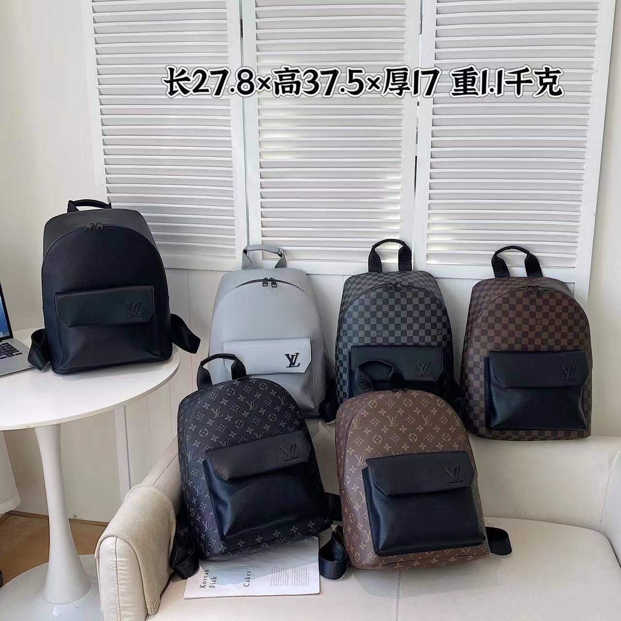 LV
38*28*17 cm
85 dhs❤️

Zain17
♥️♥️♥️