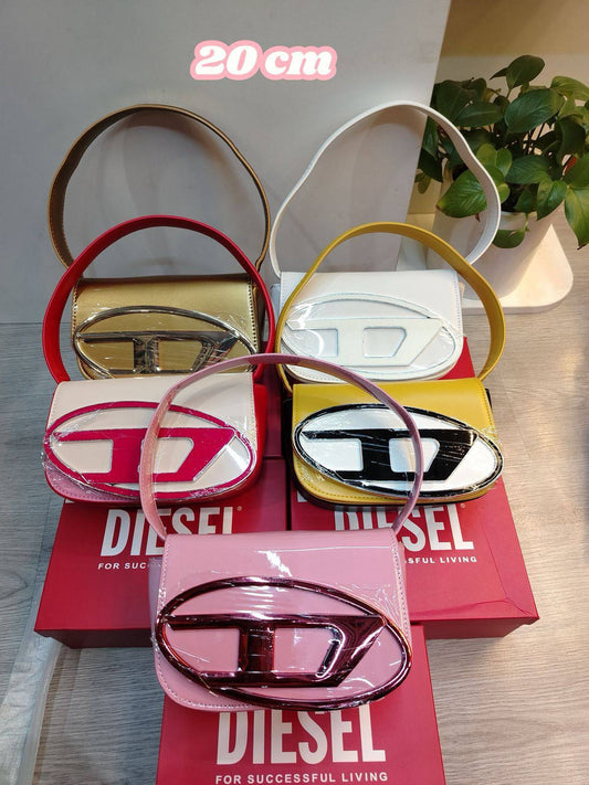DIESEL 

good quality 

With box
🎁🎁🎁

95 dhs💓

Zain107
♥️♥️♥️