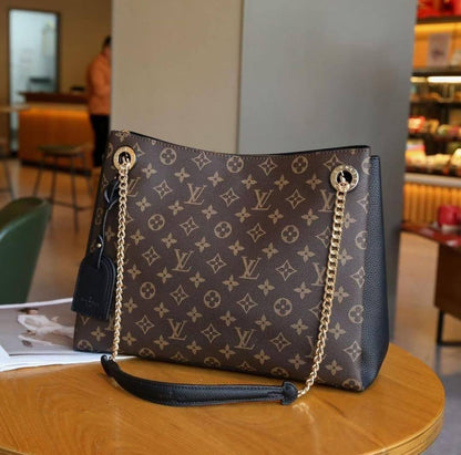 Lv Medium Size
Good Quality 
110 dhs🪙💕

Zain250
♥️♥️♥️