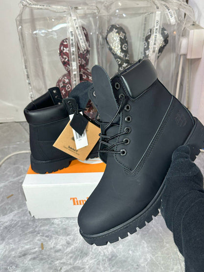 Timberland 6" Premium boots "Black" 🖤
40-45 AVAILABLE 🤩
205 dhs🇦🇪🇦🇪

Zain242
♥️♥️♥️