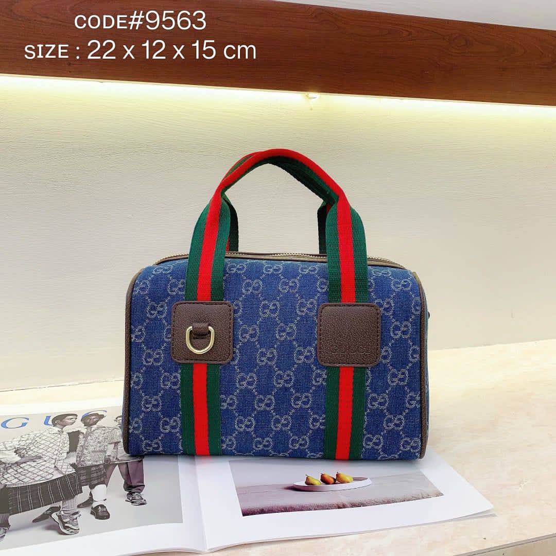 GUCCI ʜᴀɴᴅʙᴀɢ GG
ᴄᴀɴᴠᴀs ᴀɴᴅ ʟᴇᴀᴛʜᴇʀ ᴍᴀᴛᴇʀɪᴀʟ
ᴡɪᴛʜ ʟᴏɴɢ ʙᴇʟᴛ sᴛʀᴀᴘ
sɪᴢᴇ : 23 cm

75 dhs❣️

Zain31
♥️♥️♥️