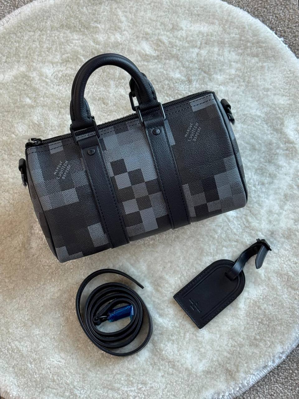 *NEW COLLECTION:BD046❗*
*BRAND- LOUIS VUITTON ❗*
*Keepall Bandouliere 25 BAG❗*
*SUPER MASTER QUALITY ❗*
*❗❗*
*BOX WITH  PAPERBAG ❗*
For Price 👇 WTSP Text Zain 0568585901

Zain267
♥️♥️♥️