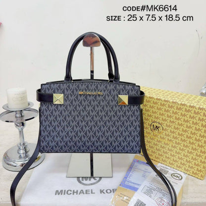 MK
ᴛᴏᴘ ʜᴀɴᴅʟᴇ ʙᴀɢ
ɢᴏʟᴅ ʜᴀᴅᴡᴀʀᴇ
ᴡɪᴛʜ ʟᴏɴɢ ʙᴇʟᴛ sᴛʀᴀᴘ
sɪᴢᴇ : 25 cm
ᴡɪᴛʜ BOX
🎁🎁🎁

75 dhs🪙🌨️

Zain31
♥️♥️♥️
