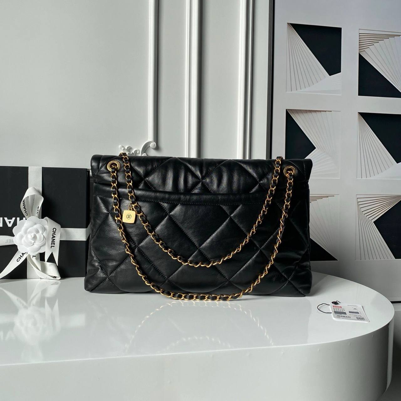 CHANEL 

NEW CAME GOOD  QUALITY 

120 dhs🌺

Zain39
♥️♥️♥️