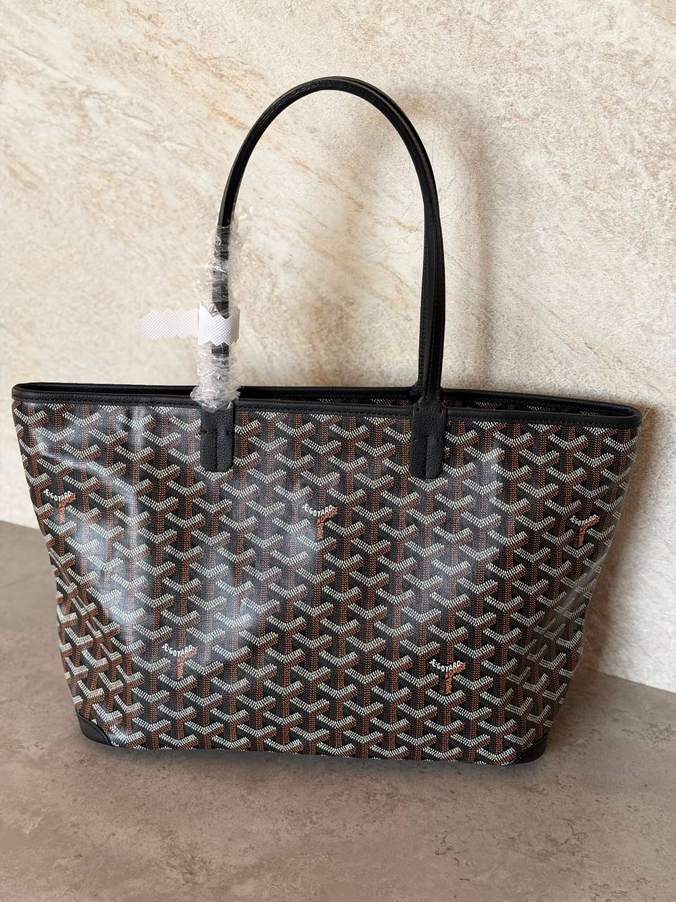 𝐆𝐨𝐲𝐚𝐫𝐝 𝐀𝐫𝐭𝐨𝐢𝐬
 𝐏𝐌 𝐁𝐚𝐠 
𝐖𝐢𝐭𝐡 𝐓𝐨𝐩 𝐙𝐢𝐩 

For Price 👇 WhatsApp✅
0568585901 
0507557372
0552275751 Owner Zain 👌

ZainETAG 4
♥️♥️♥️