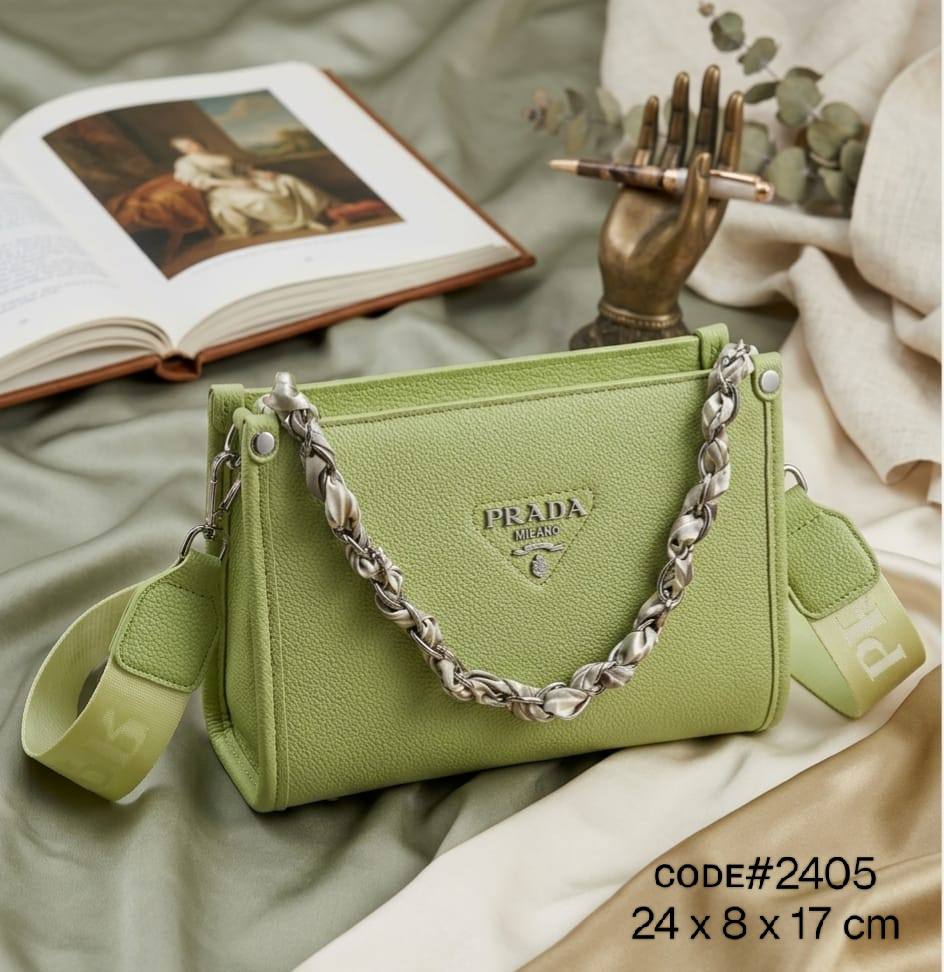 24PRADA ᴄʀᴏssʙᴀɢ
ᴍᴀᴛᴛᴇ sᴏғᴛ ʟᴇᴀᴛʜᴇʀ
ᴡɪᴛʜ ᴄʜᴀɪɴ ᴛᴡɪʟʟʏ ʙᴇʟᴛ
ᴀɴᴅ ʟᴏɴɢ ᴛʀɪᴍ sᴛʀᴀᴘ
sɪʟᴠᴇʀ ʜᴀʀᴅᴡᴀʀ
sɪᴢᴇ : 24 cm

65 dhs✅

Zain31
♥️♥️♥️