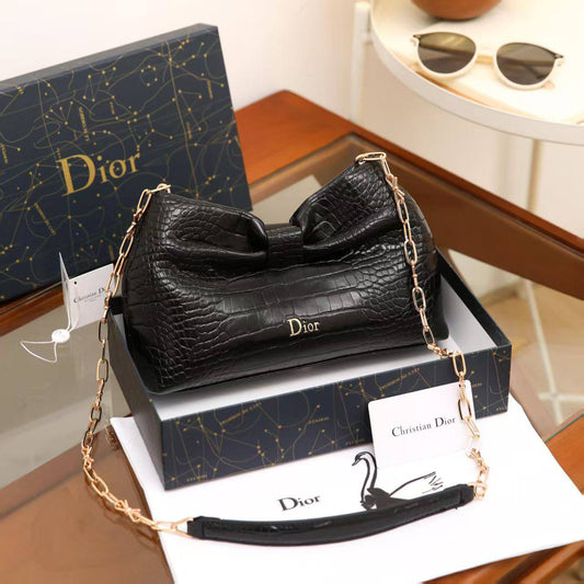 Dior

100 dhs✅

with box
🎁🎁🎁

Zain235
♥️♥️♥️