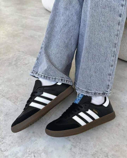 Adidas  Samba
Size 36 to 45
60 dhs🪙💕

Zain05
♥️♥️♥️
