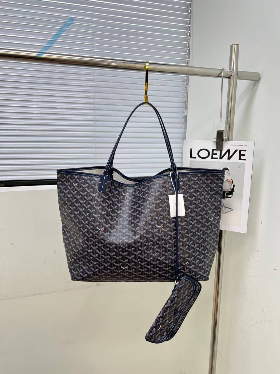 Goyard
size : 54x32x18cm 
70 dhs💓

Zain232
♥️♥️♥️