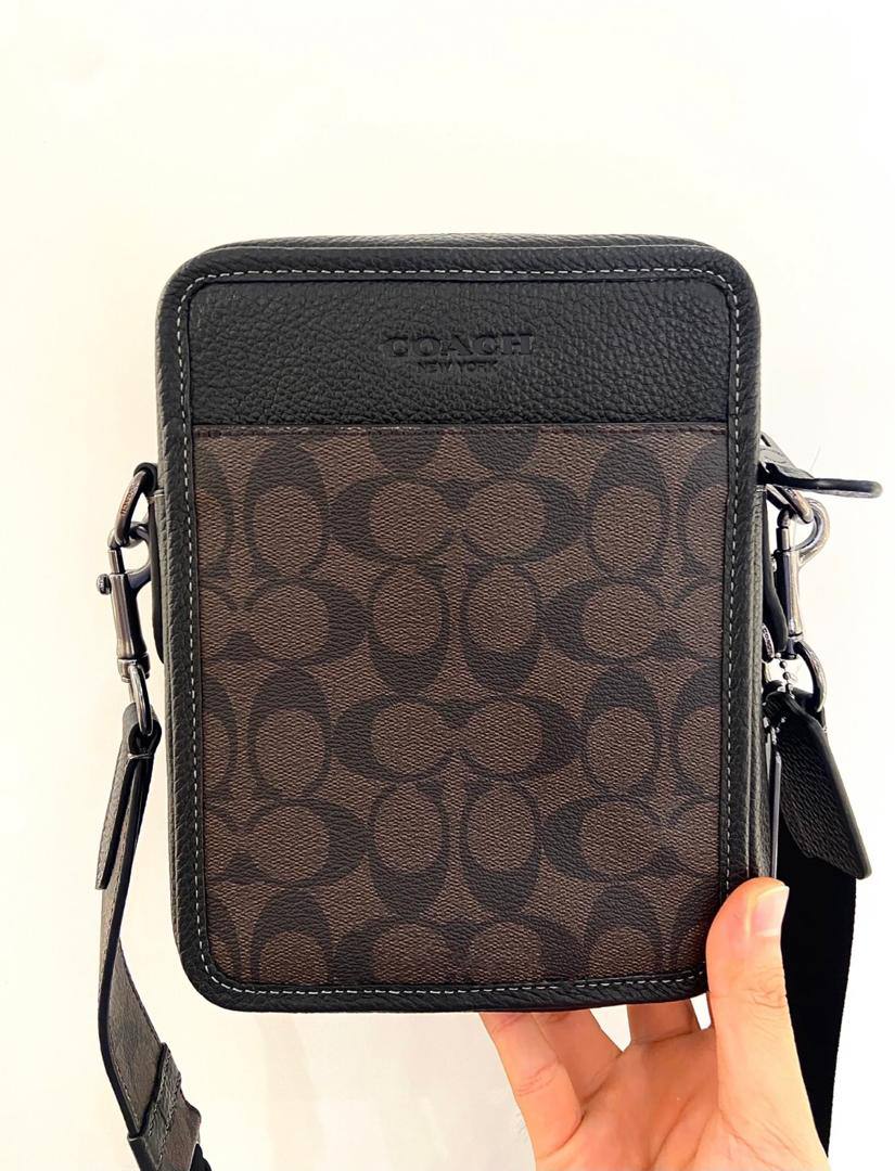 Coach men's bag

85 dhs✅

with box🎁

Zain42
♥️♥️♥️