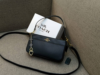 LV - Coach
75 dhs✅
with box🎁

Zain26
♥️♥️♥️