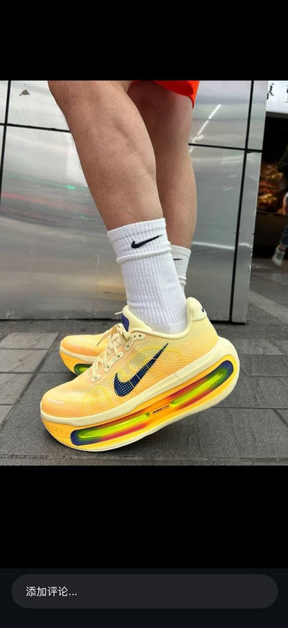 Nike Vomero Premium
Alabaster，
Size 36-45 ，
250 dhs✅

Zain18
♥️♥️♥️