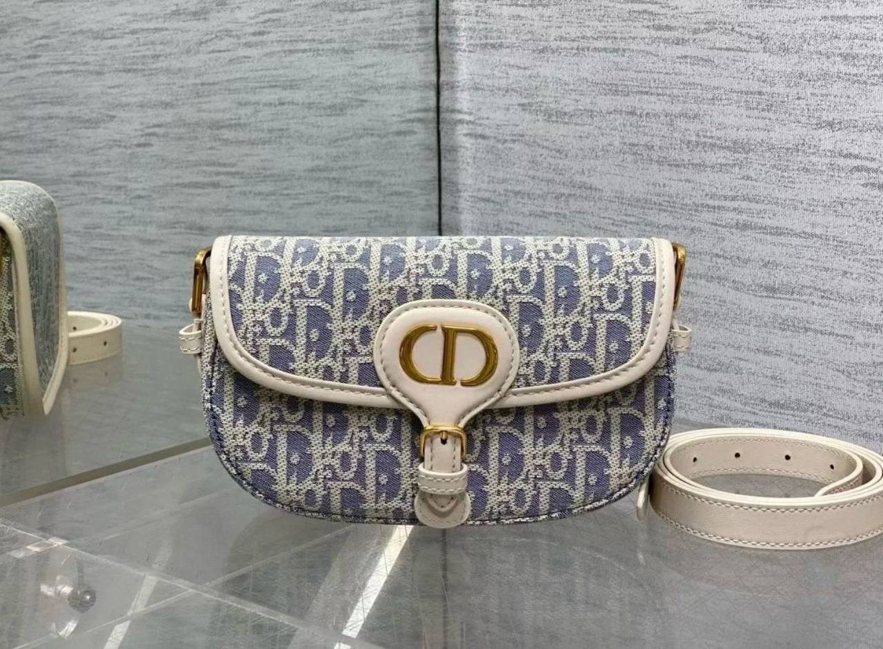 Dior
90 dhs👑 

with box
🎁🎁🎁

Zain38
♥️♥️♥️