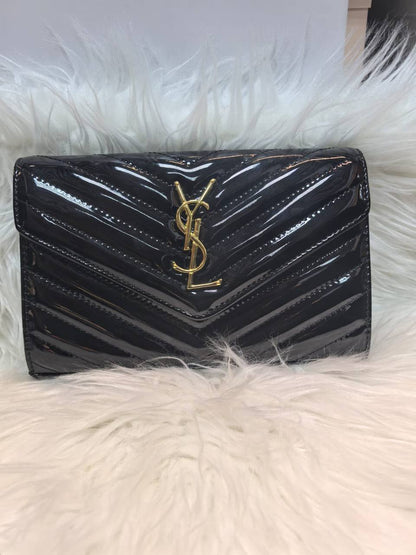 YSL
75 dhs✅
With box

Zain219
♥️♥️♥️
