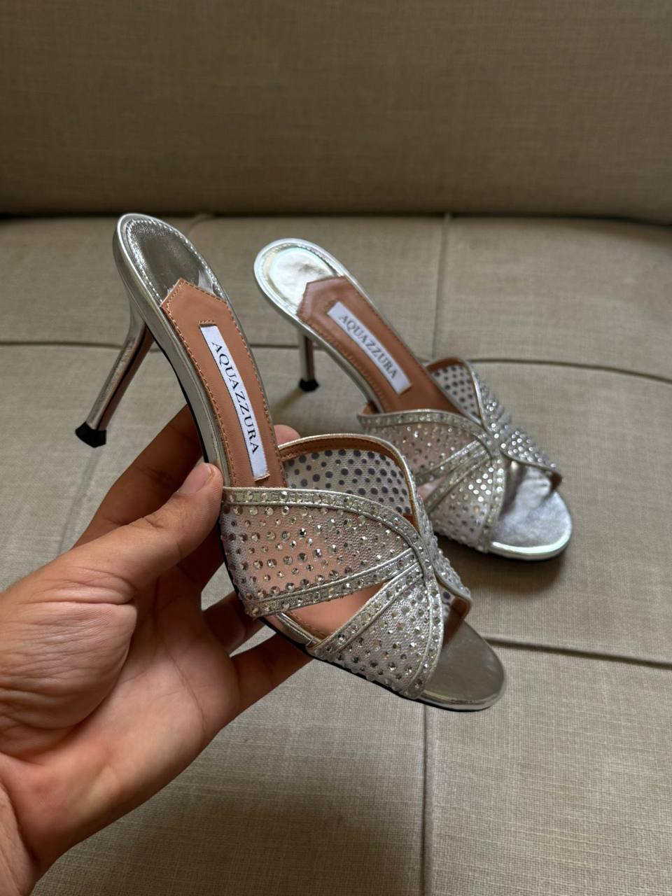 Aquazzura 🖤
✨ 𝐍𝐞𝐰 𝐂𝐨𝐥𝐥𝐞𝐜𝐭𝐢𝐨𝐧 
✨ 𝐒𝐮𝐩𝐞𝐫 𝐌𝐚𝐬𝐭𝐞𝐫 𝐐𝐮𝐚𝐥𝐢𝐭𝐲 
✨ 𝐀𝐯𝐚𝐢𝐥𝐚𝐛𝐥𝐞 𝐍𝐨𝐰 
✨ 𝐒𝐢𝐳𝐞𝐬: 𝟑𝟔 — 𝟒𝟏 
450 dhs✅

Zain298
♥️♥️♥️