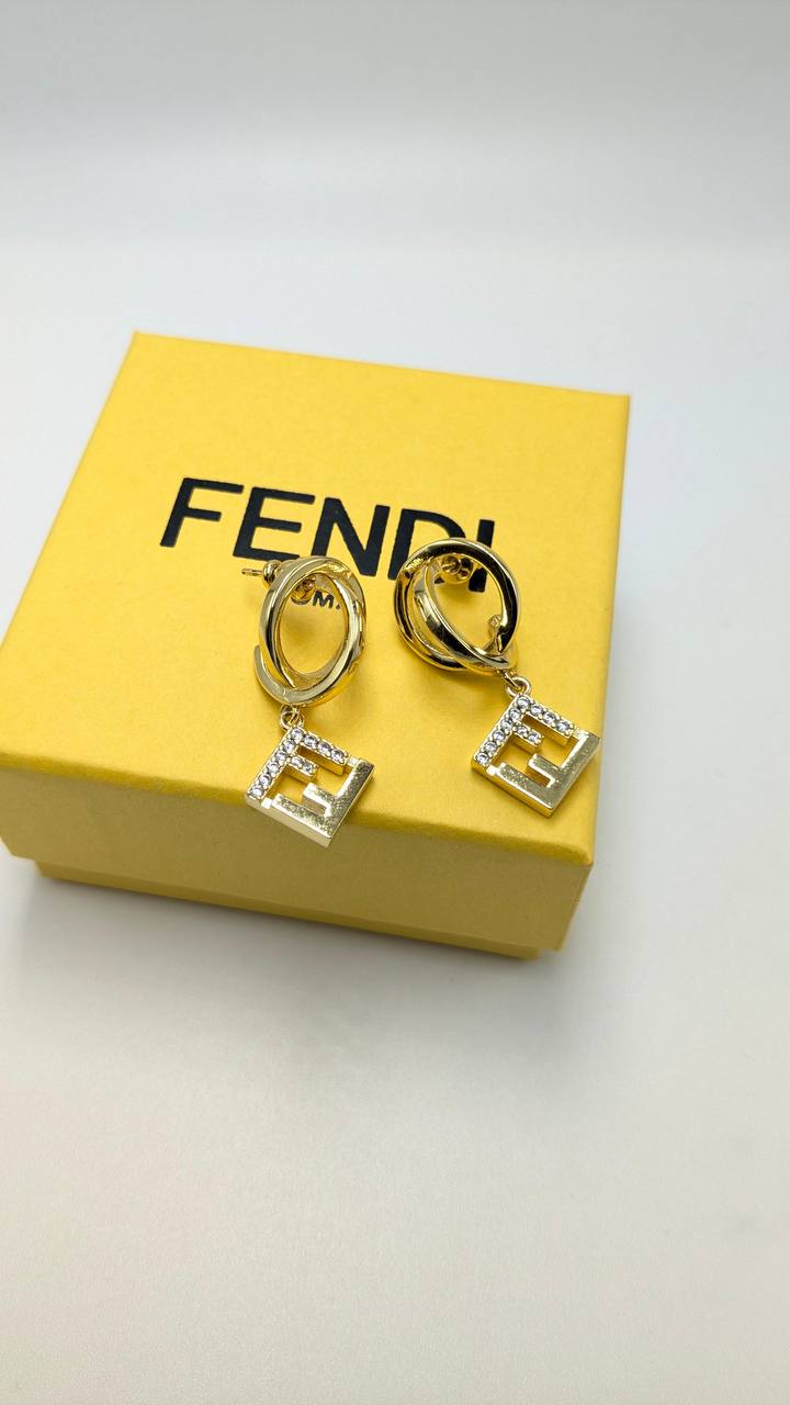 Fendi
75 dhs✅

Zain210
♥️♥️♥️