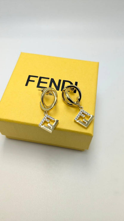 Fendi
75 dhs✅

Zain210
♥️♥️♥️