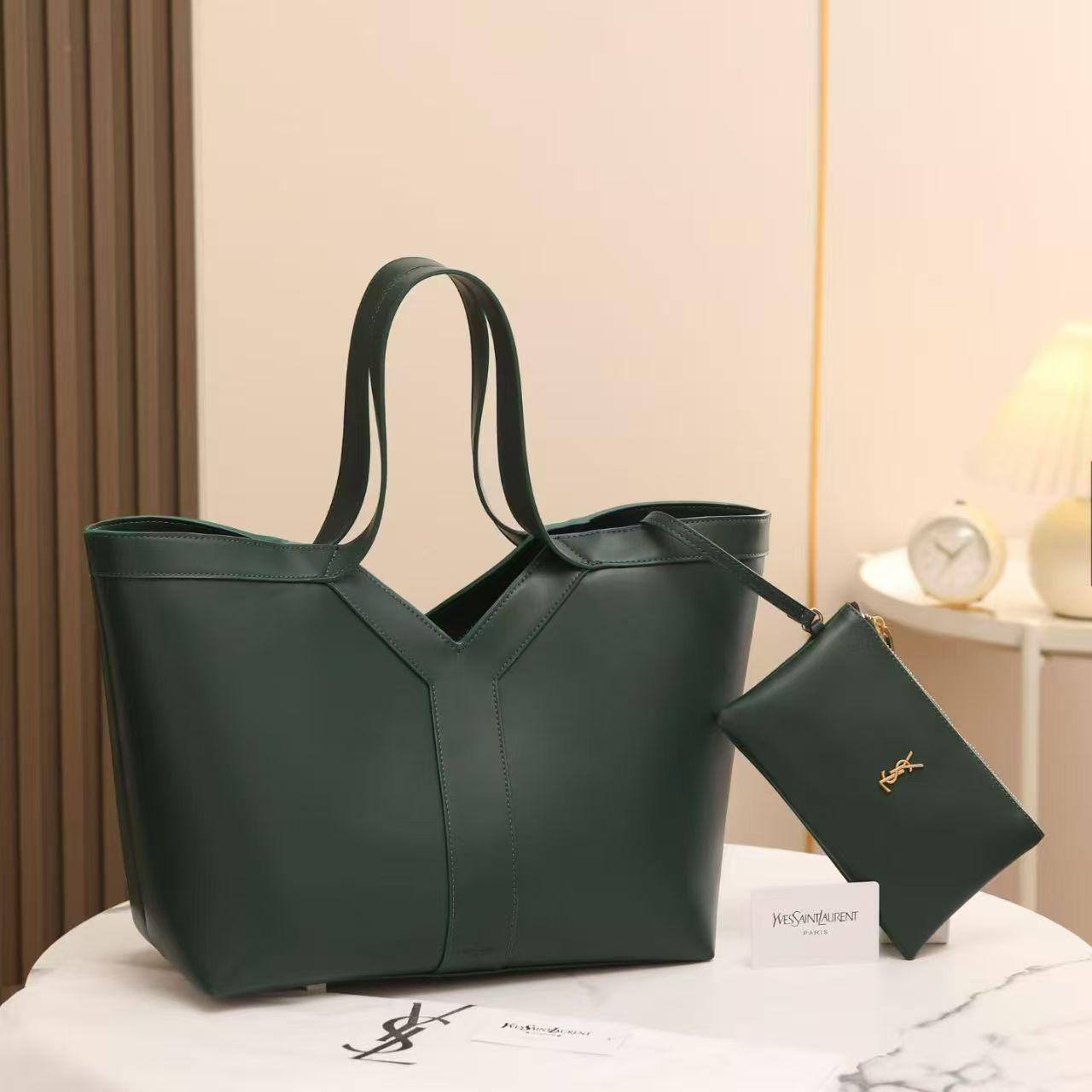 Ysl 
2in1 
size 47 cm 
Good quality 
105 dhs❣️

Zain278
♥️♥️♥️