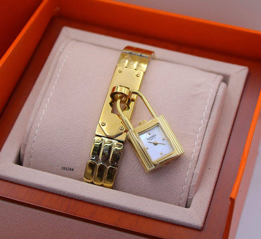 HERMES LADY
350 dhs✅

Zain304
♥️♥️♥️