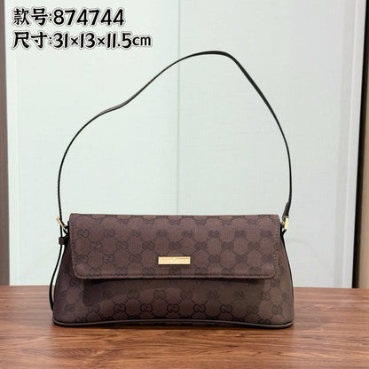 Gucci

31cm

290 dhs🇦🇪🇦🇪

Zain297
Zain228
♥️♥️♥️